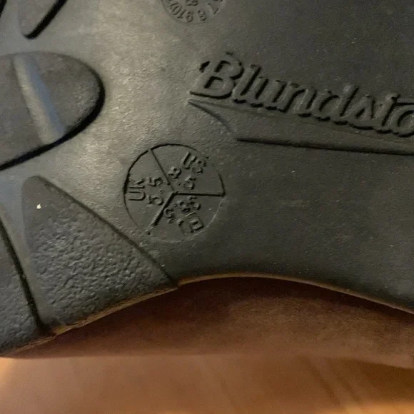 Blundstone Brown Chelsea Boots - Picture 6 of 6